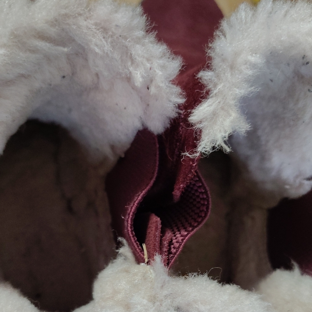 Emu Suede Australia Red Winter Boots with Cozy Lining - Picture 3 of 8
